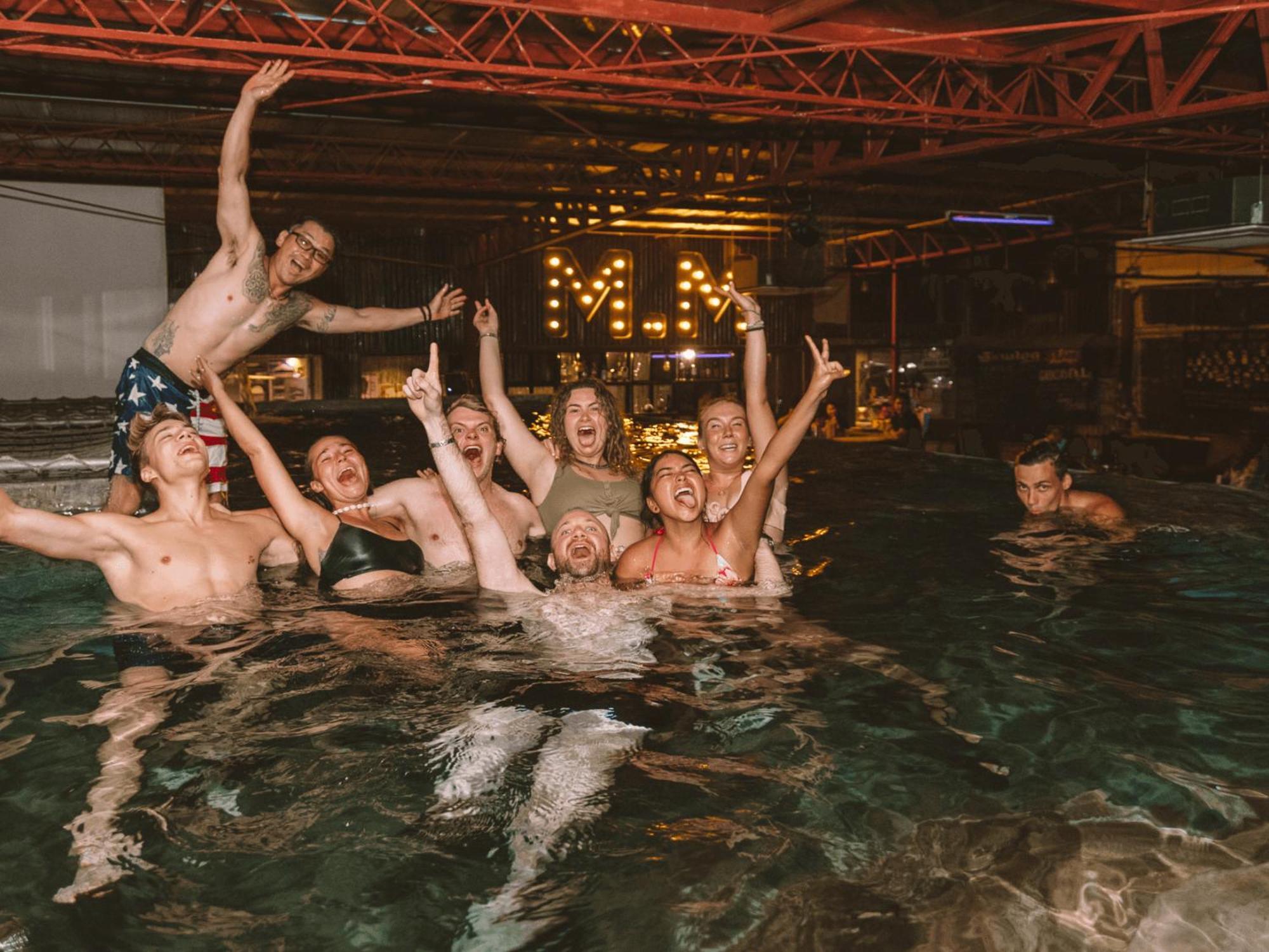 Mad Monkey Cebu City Bagian luar foto