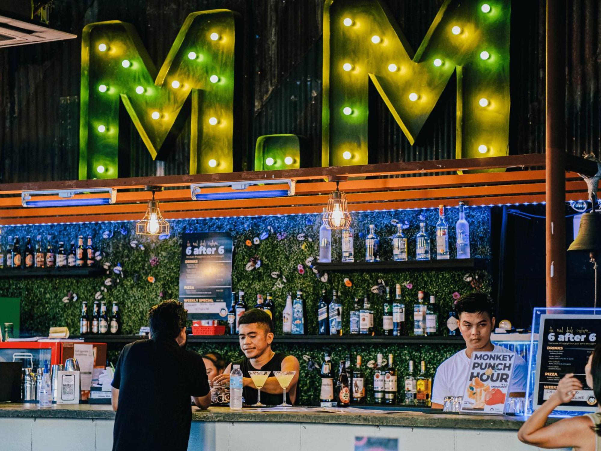 Mad Monkey Cebu City Bagian luar foto