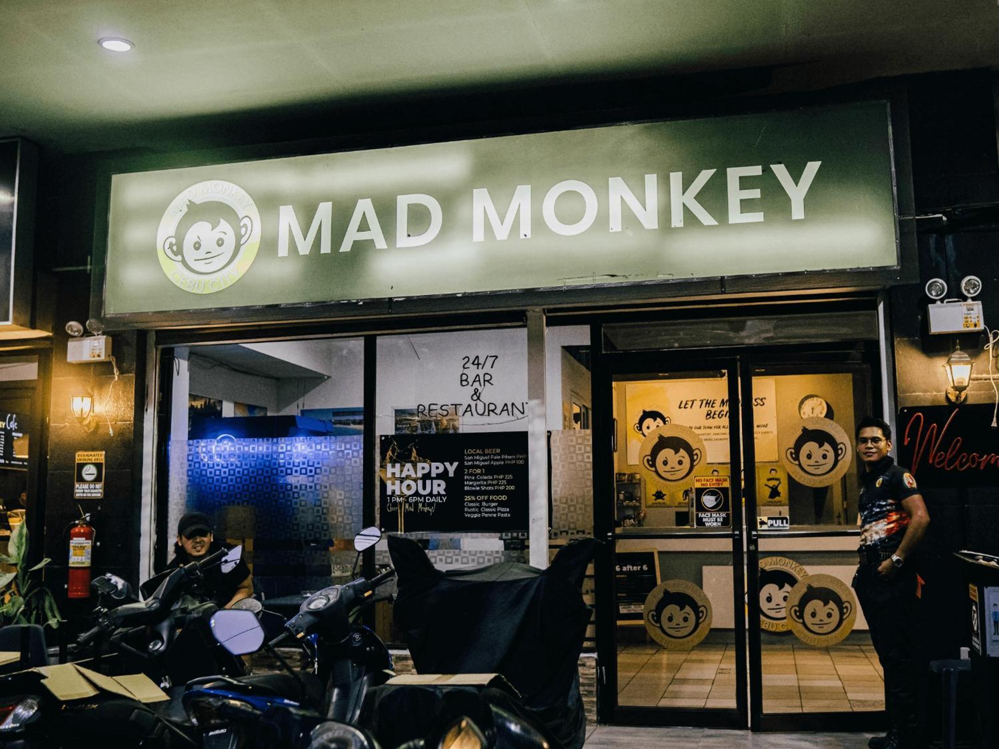 Mad Monkey Cebu City Bagian luar foto