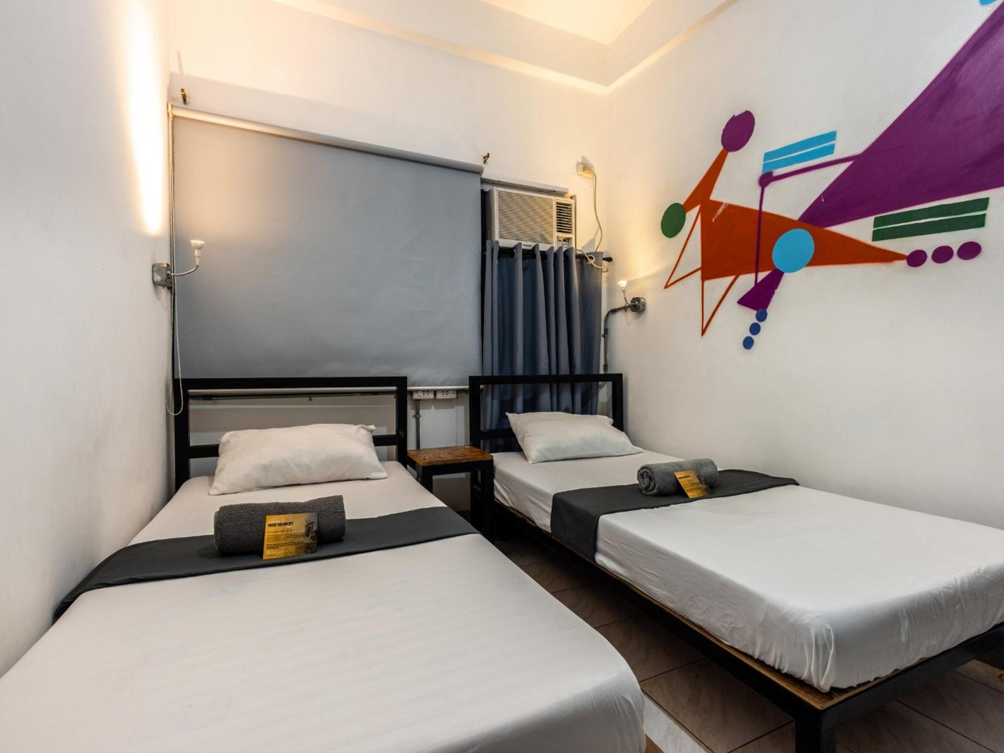 Mad Monkey Cebu City Bagian luar foto