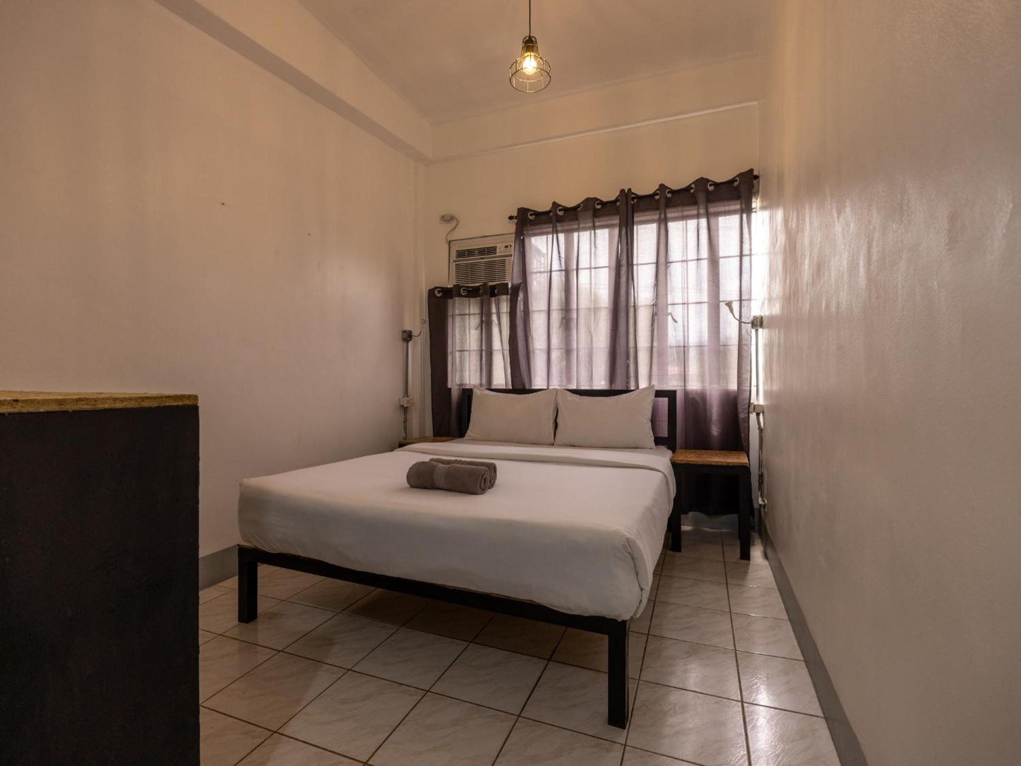 Mad Monkey Cebu City Bagian luar foto
