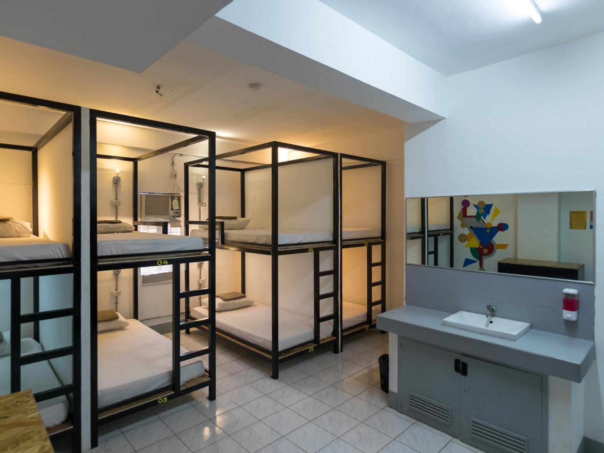 Mad Monkey Cebu City Bagian luar foto