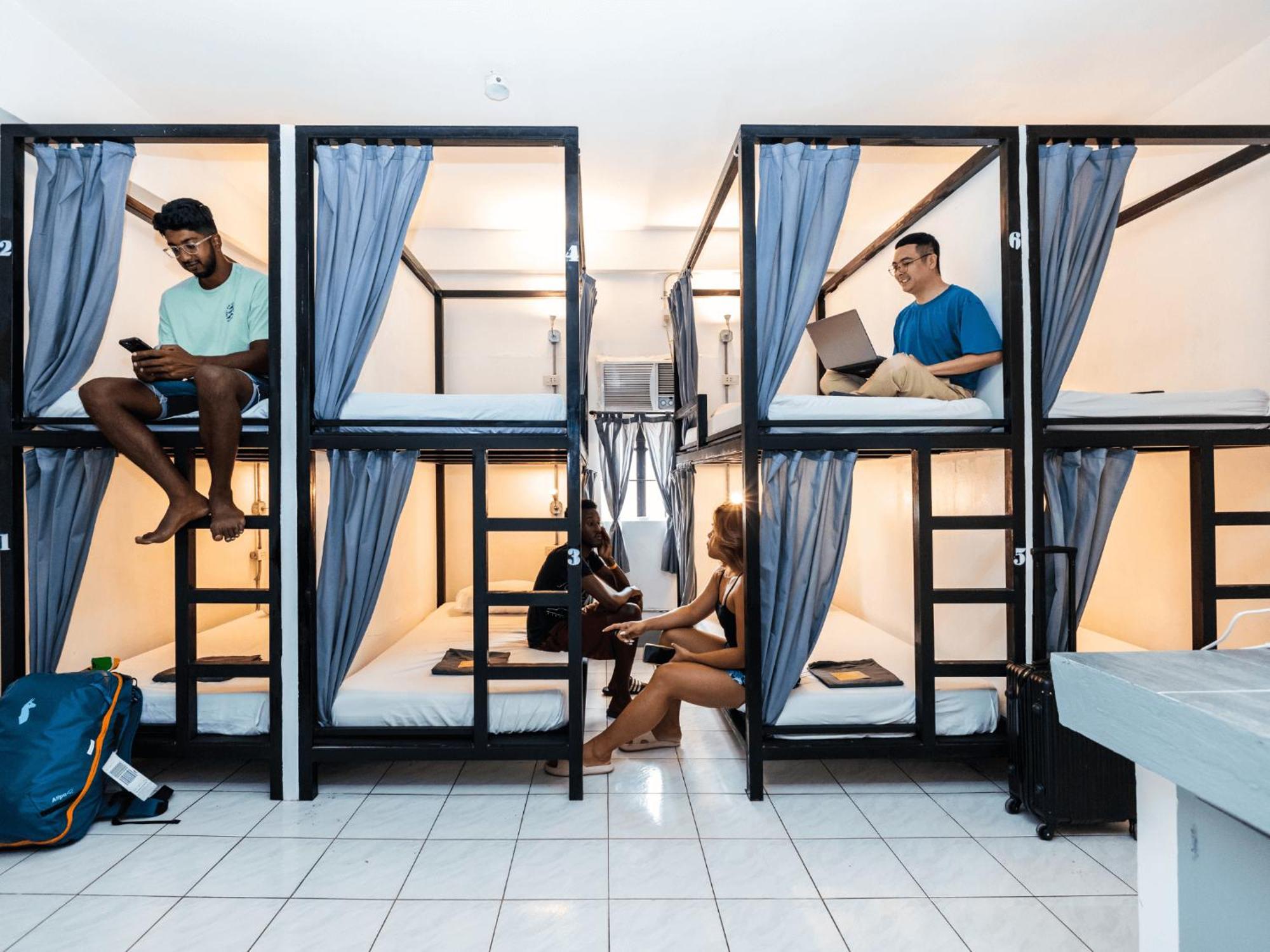 Mad Monkey Cebu City Bagian luar foto