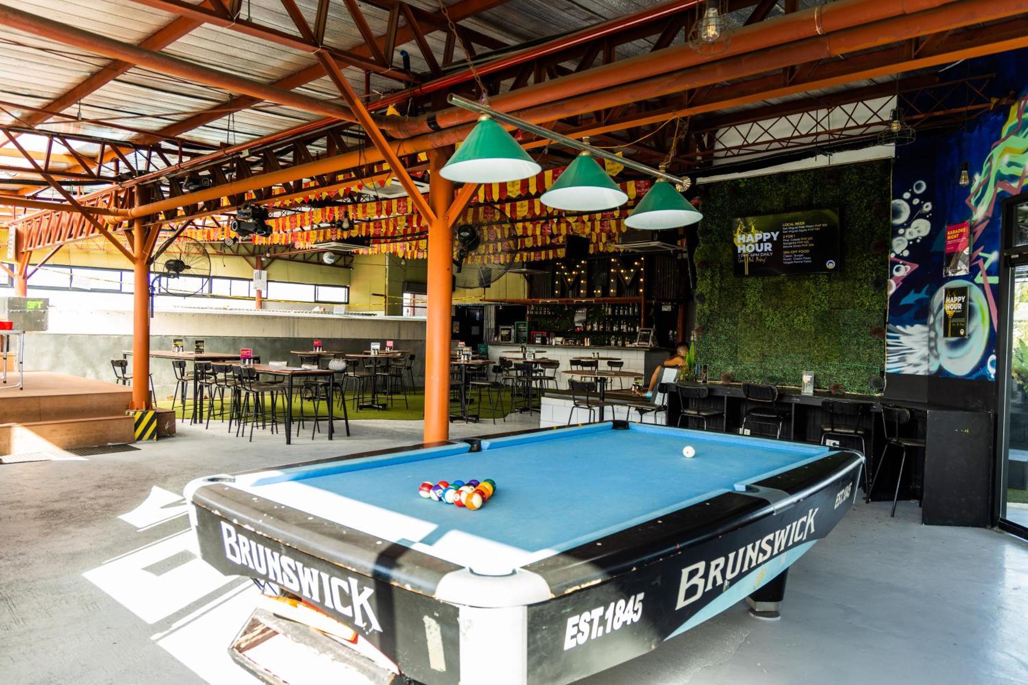 Mad Monkey Cebu City Bagian luar foto